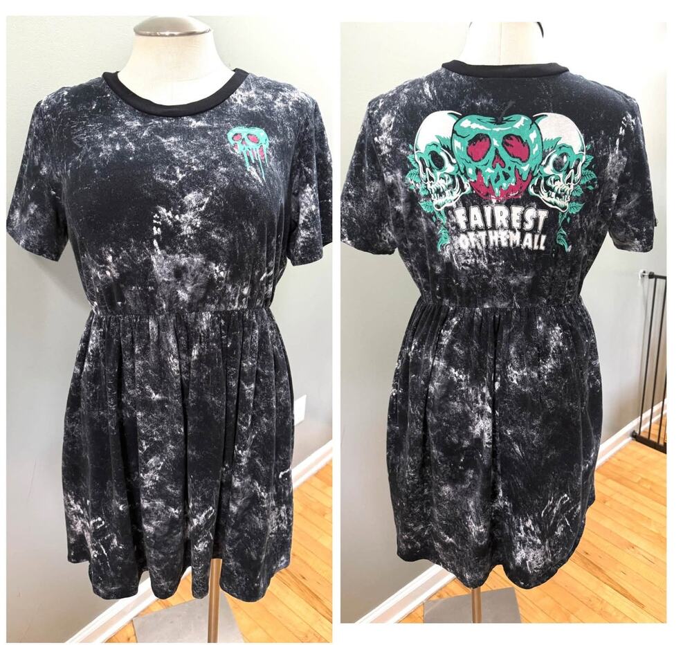 Hot Topic Plus Size 1 (1X) Disney Villains Evil Queen Poison Apple Knit Dress